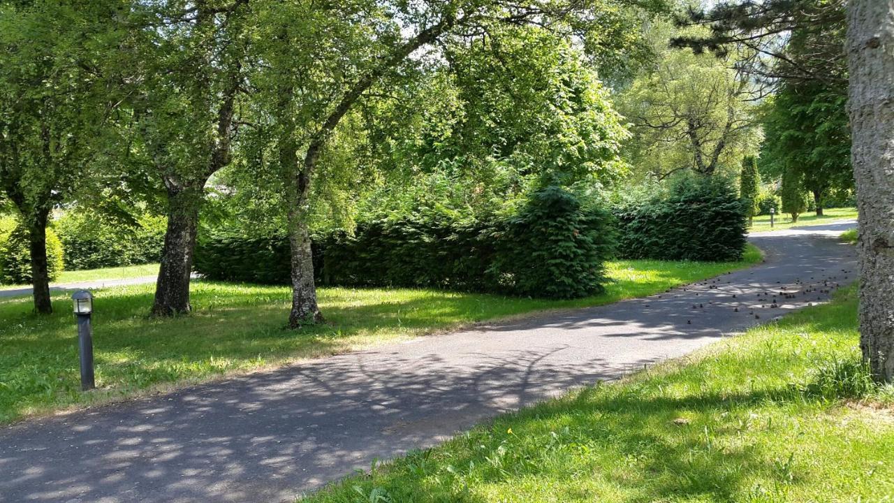 Camping Les Vernieres La Bourboule Sancy Exterior foto